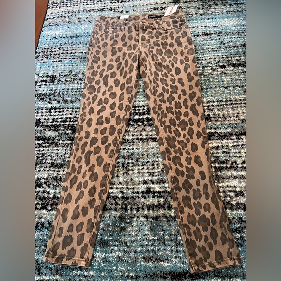 Animal Print Crop Jeans - Picture 2 of 3